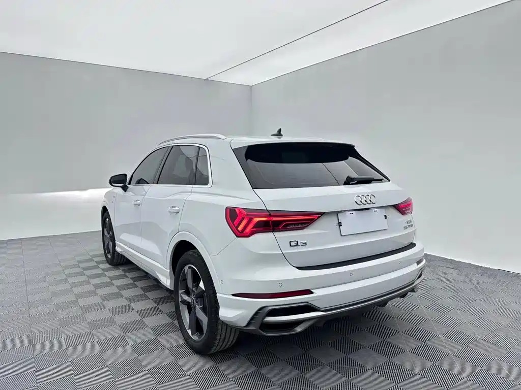 Audi Q3 — фото 6