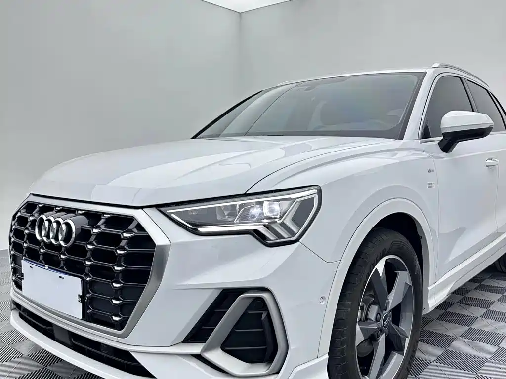 Audi Q3 — фото 9