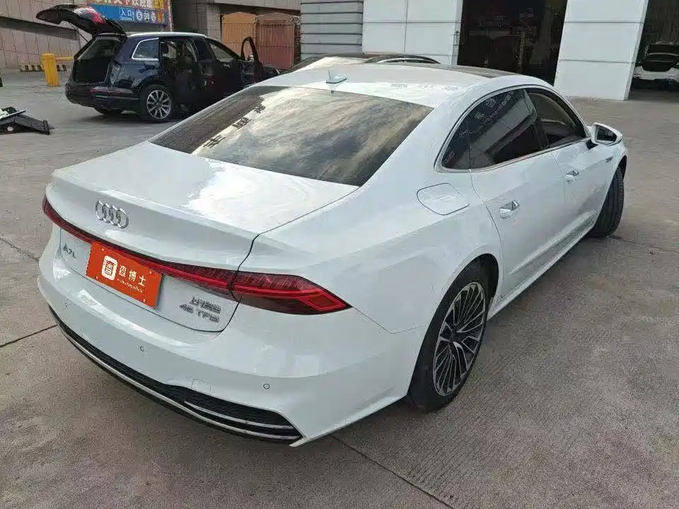 Audi A7L — фото 3