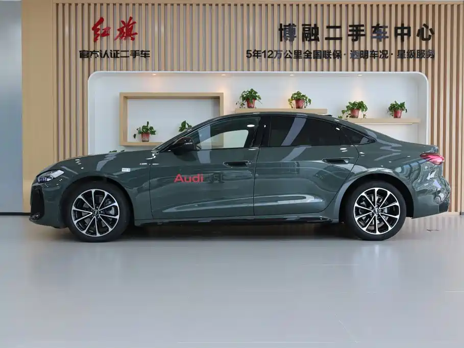 Audi A5L — фото 2