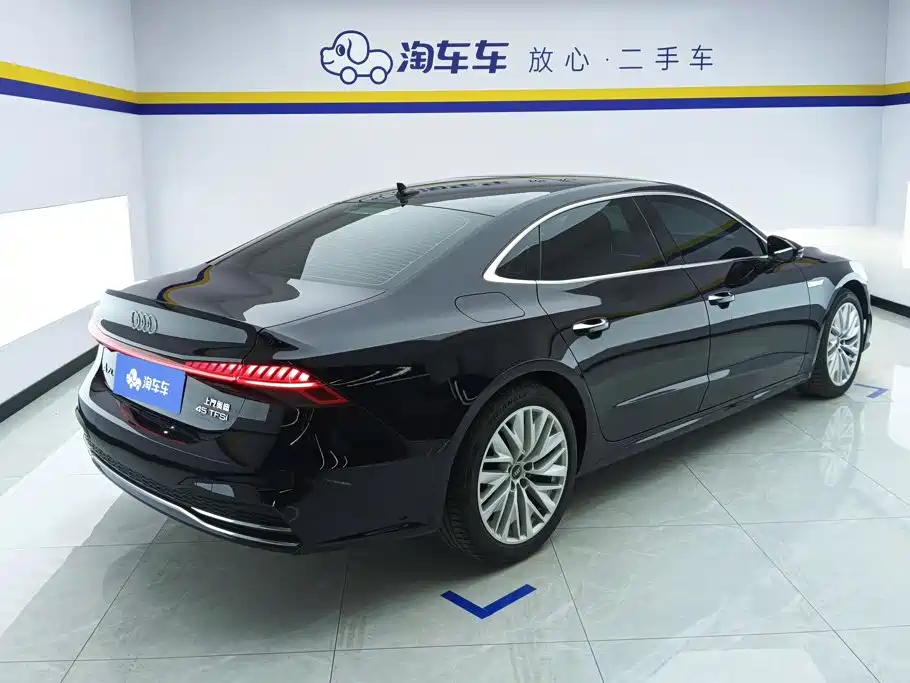 Audi A7L — фото 3