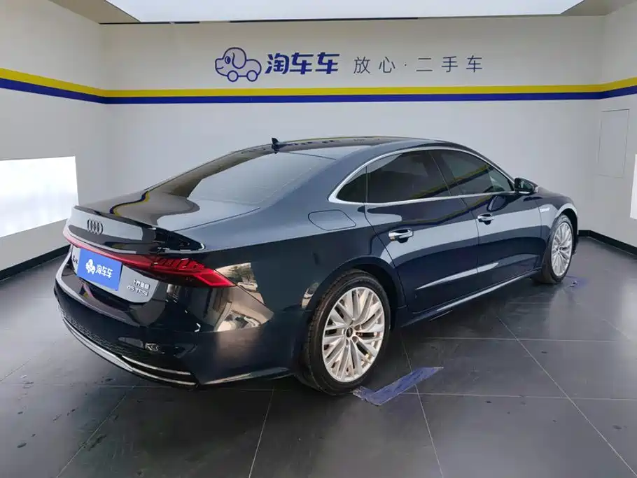 Audi A7L — фото 3