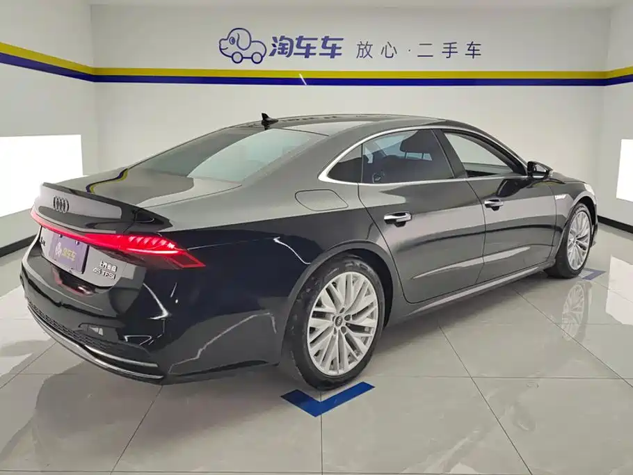 Audi A7L — фото 3