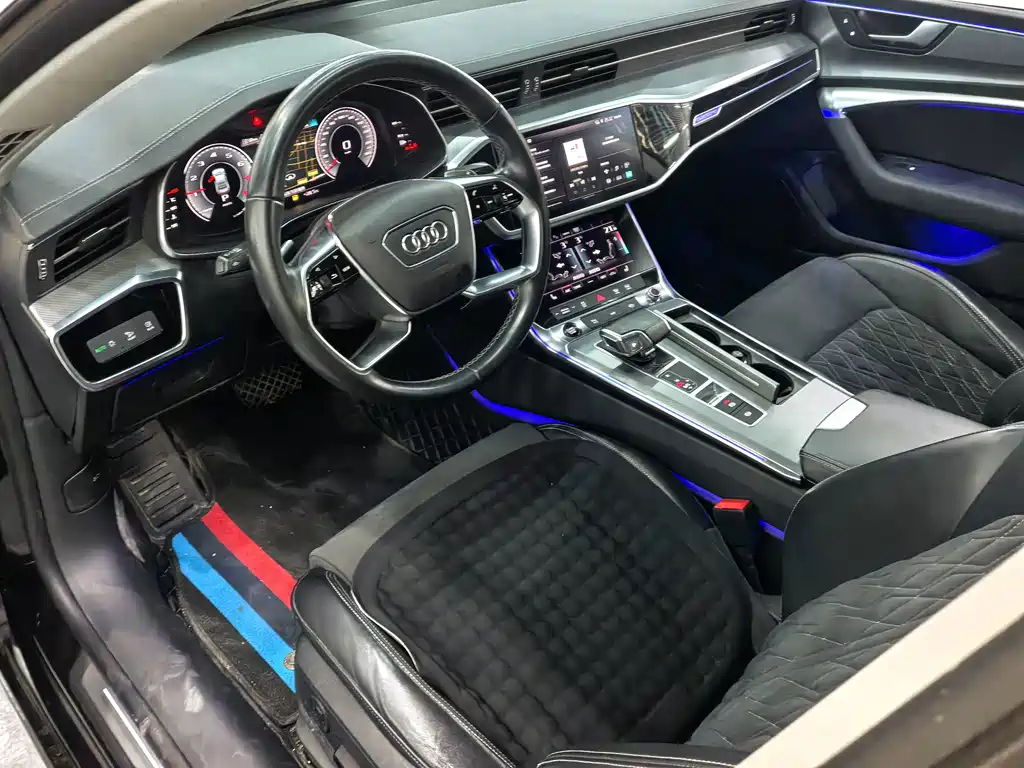 Audi A7L — фото 11