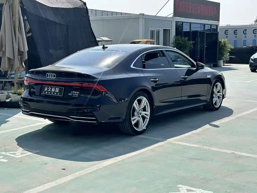 Audi A7L — фото 16