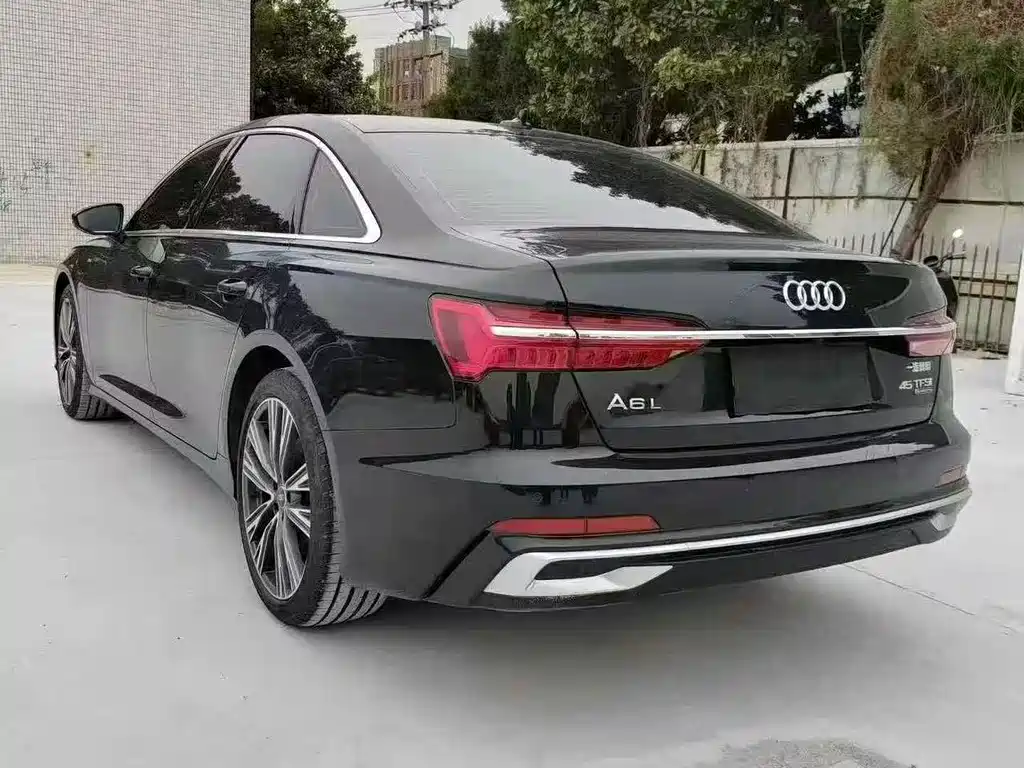 Audi A6L — фото 7