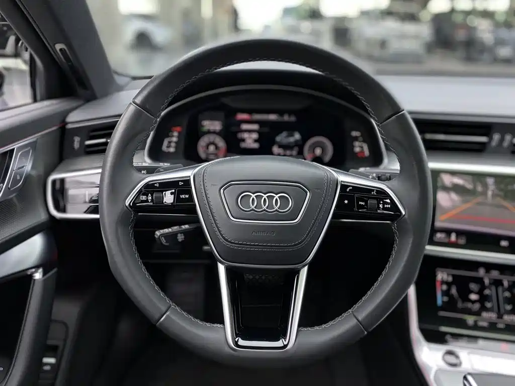 Audi A6L — фото 8