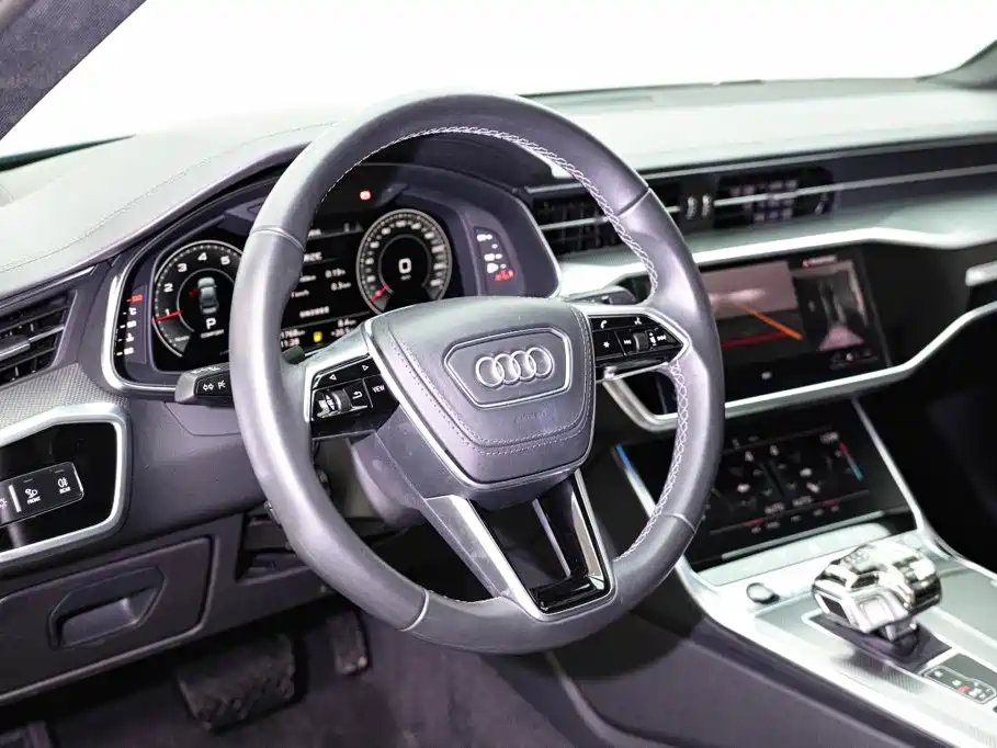 Audi A6L — фото 7