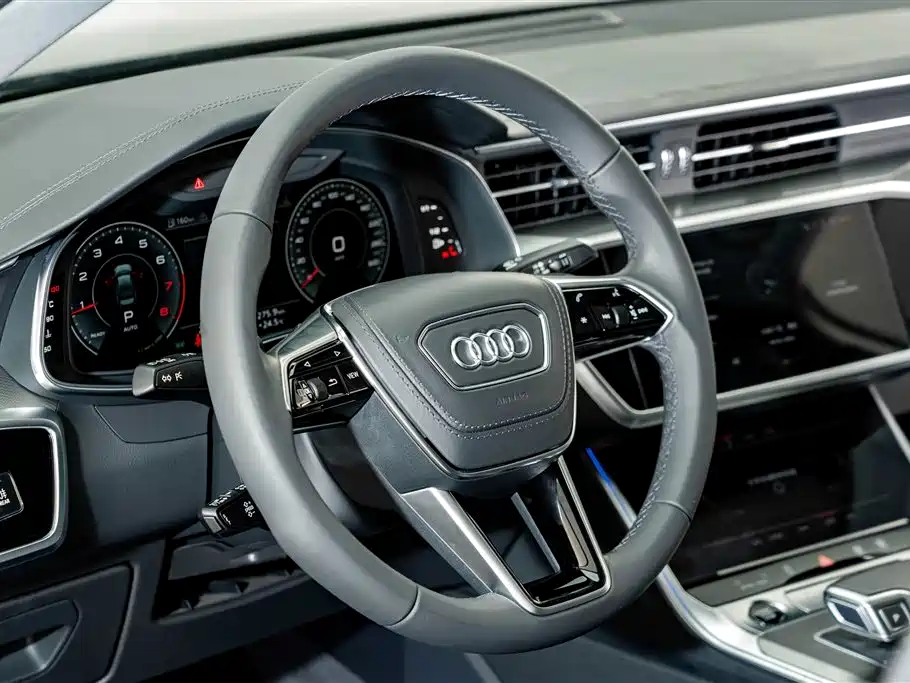 Audi A6L — фото 11