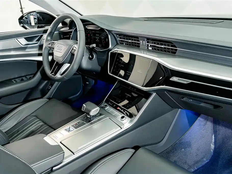 Audi A6L — фото 18