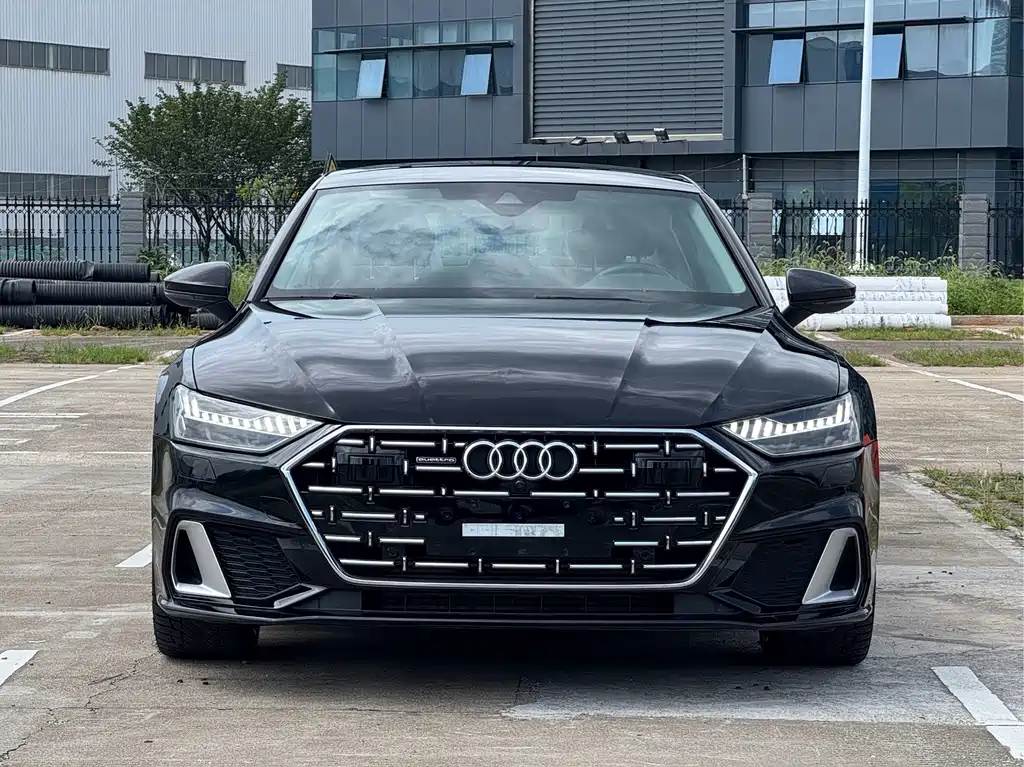 Audi A7L — фото 2