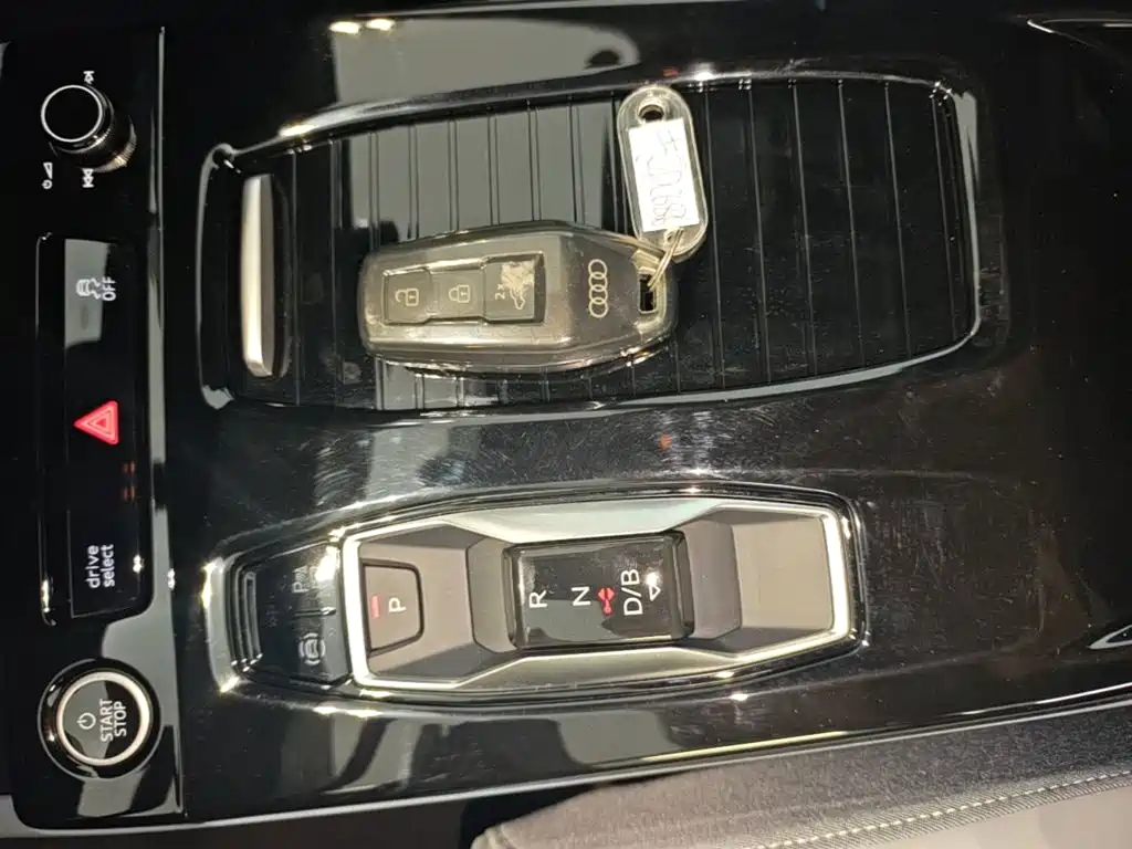 Audi Q6L e-tron — фото 14