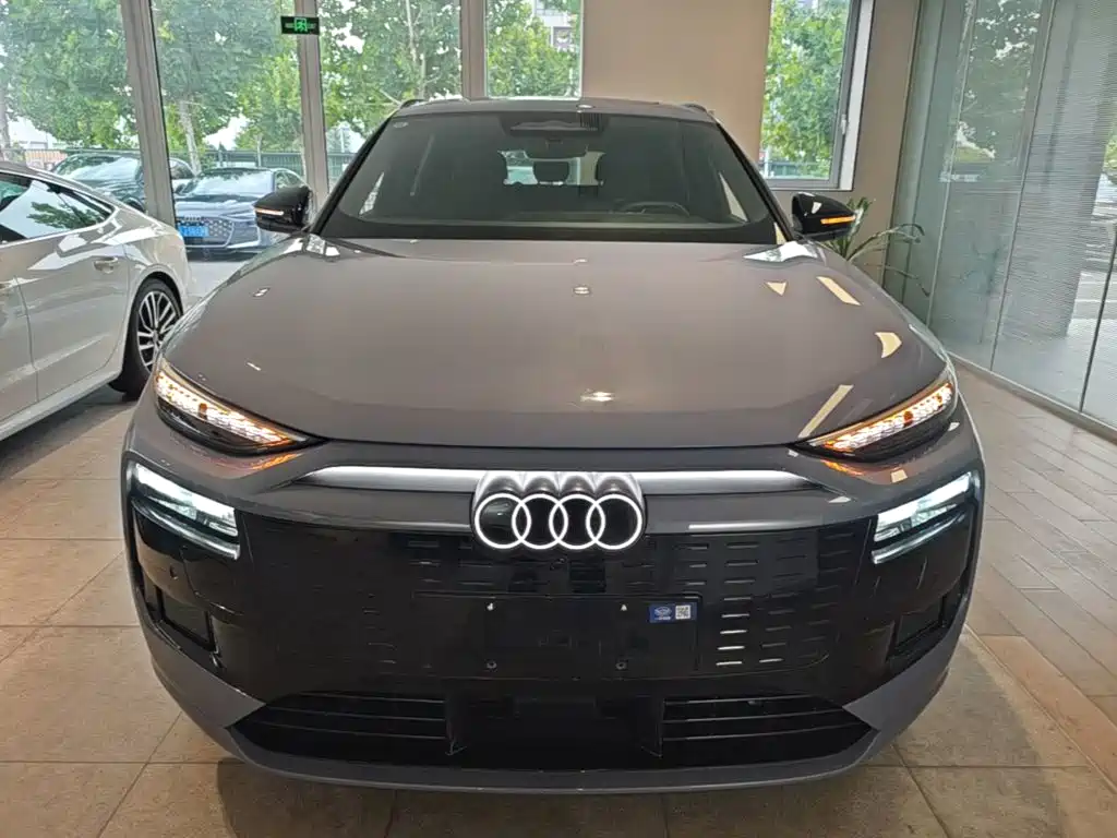 Audi Q6L e-tron — фото 3