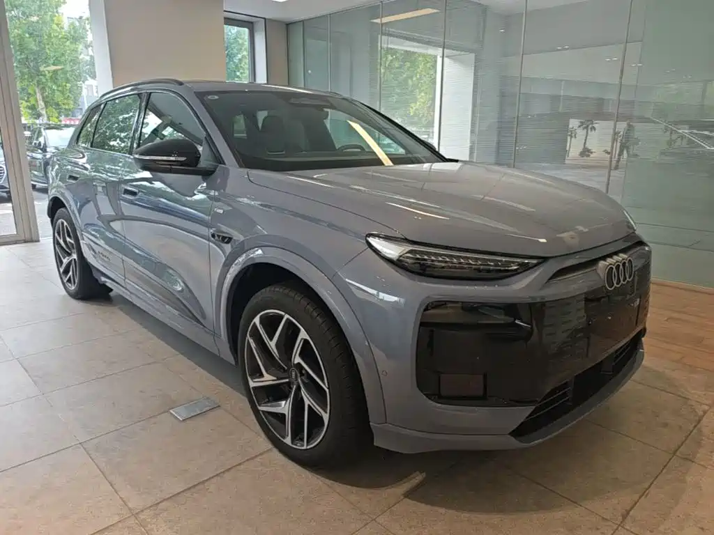 Audi Q6L e-tron — фото 4
