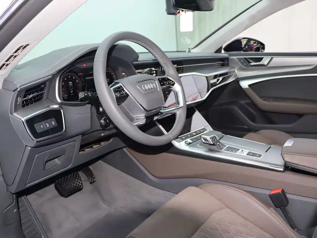 Audi A7L — фото 6