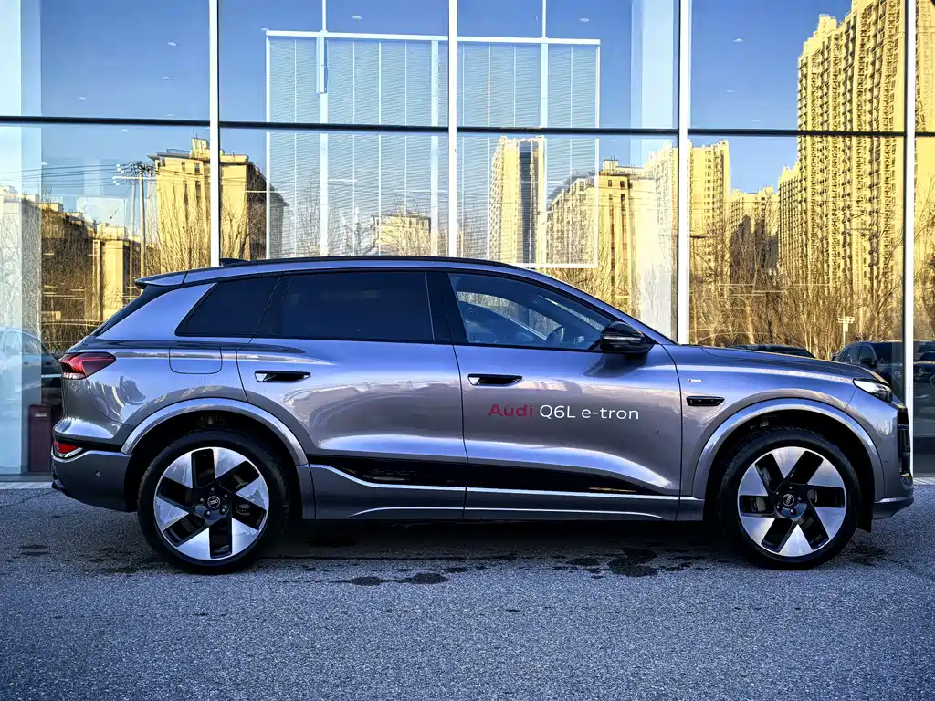 Audi Q6L e-tron — фото 4