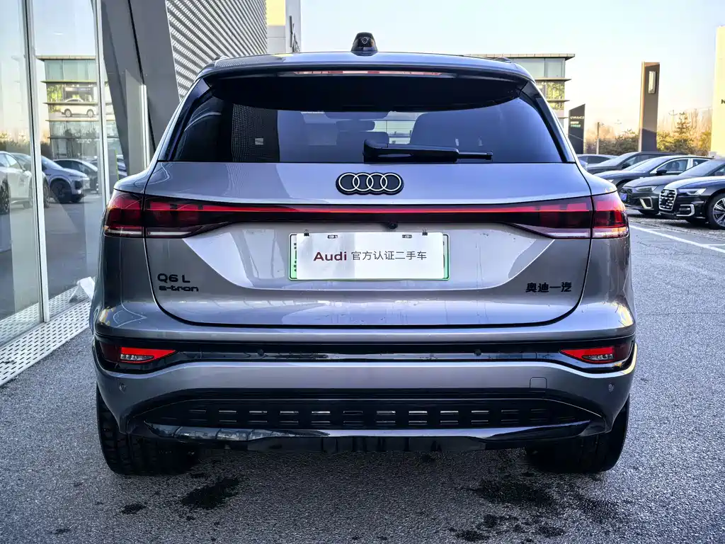 Audi Q6L e-tron — фото 6