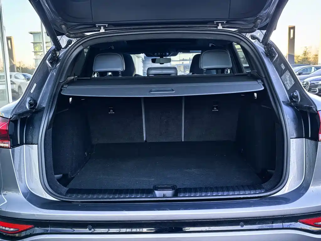 Audi Q6L e-tron — фото 10