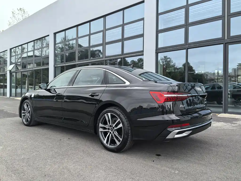Audi A6L — фото 14