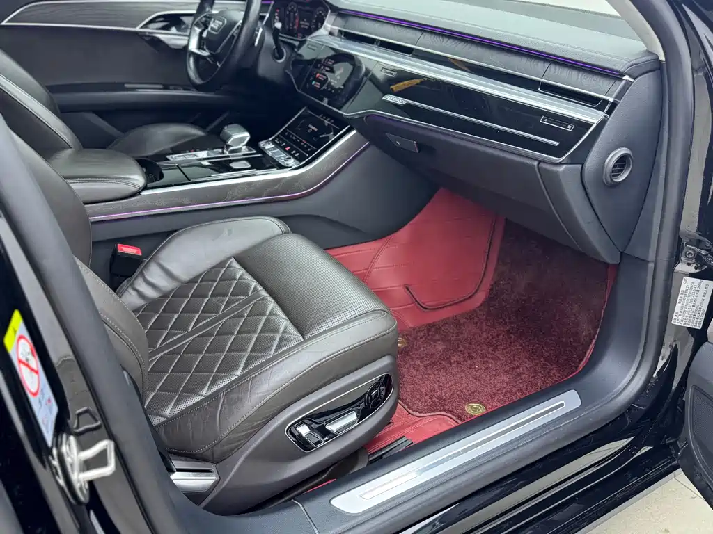 Audi A8 — фото 11