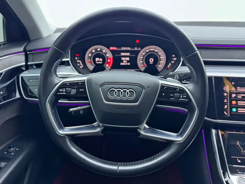 Audi A8 — фото 9