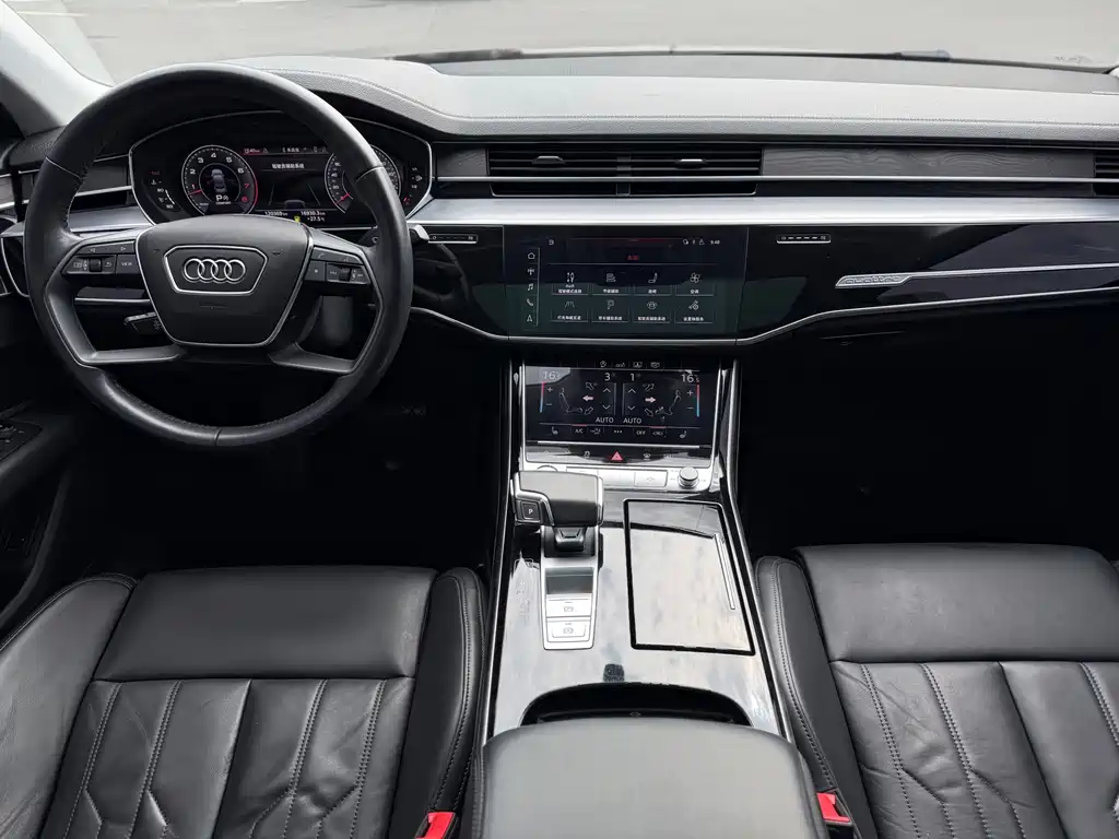 Audi A8 — фото 6