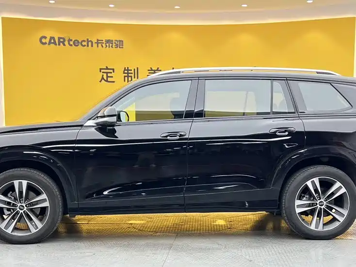 Audi Q6 — фото 3