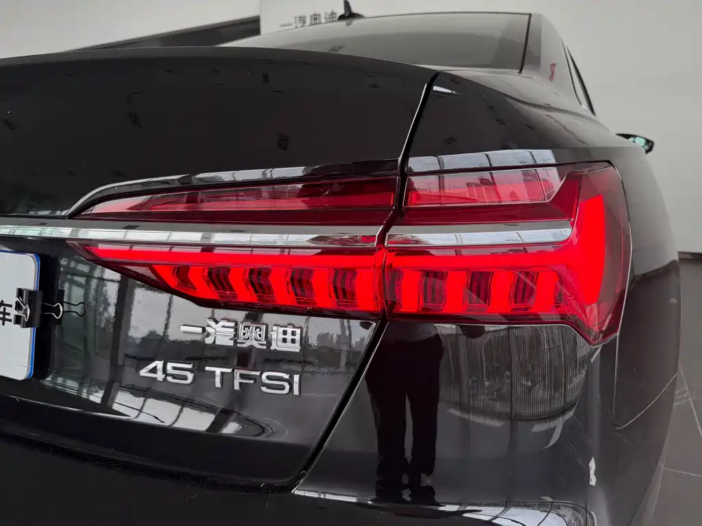Audi A6L — фото 22