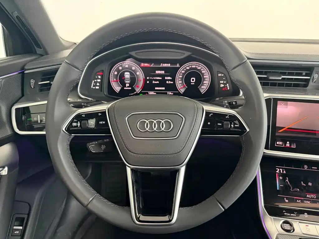 Audi A6L — фото 10