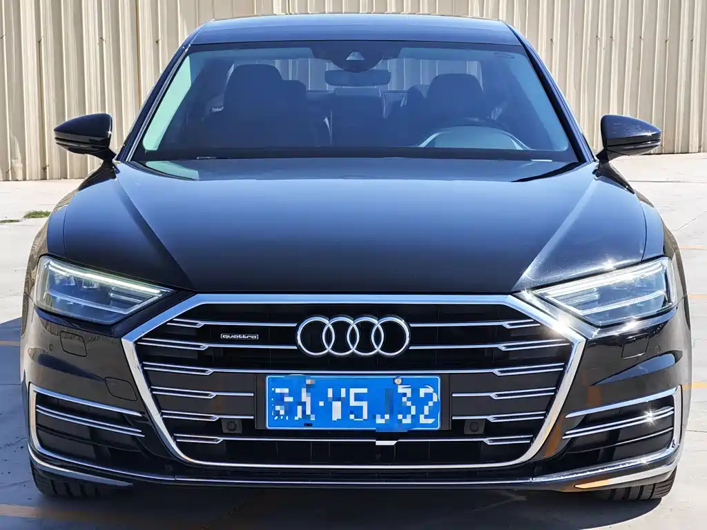 Audi A8 — фото 2