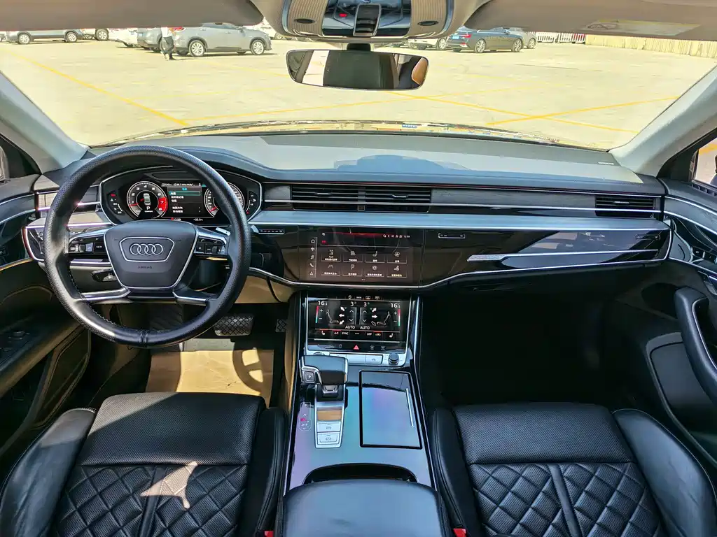 Audi A8 — фото 8