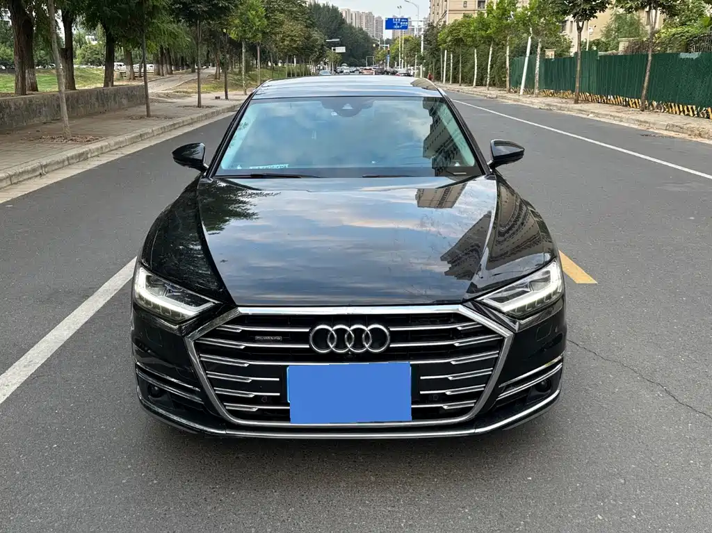 Audi A8 — фото 2