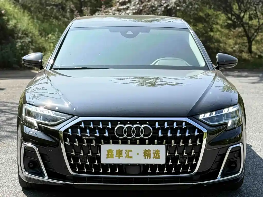 Audi A8 — фото 2