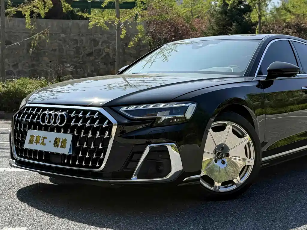 Audi A8 — фото 3