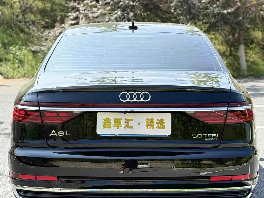 Audi A8 — фото 4