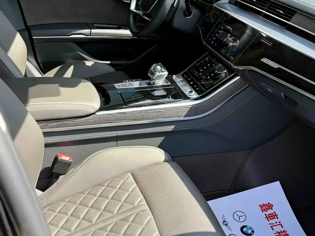 Audi A8 — фото 8