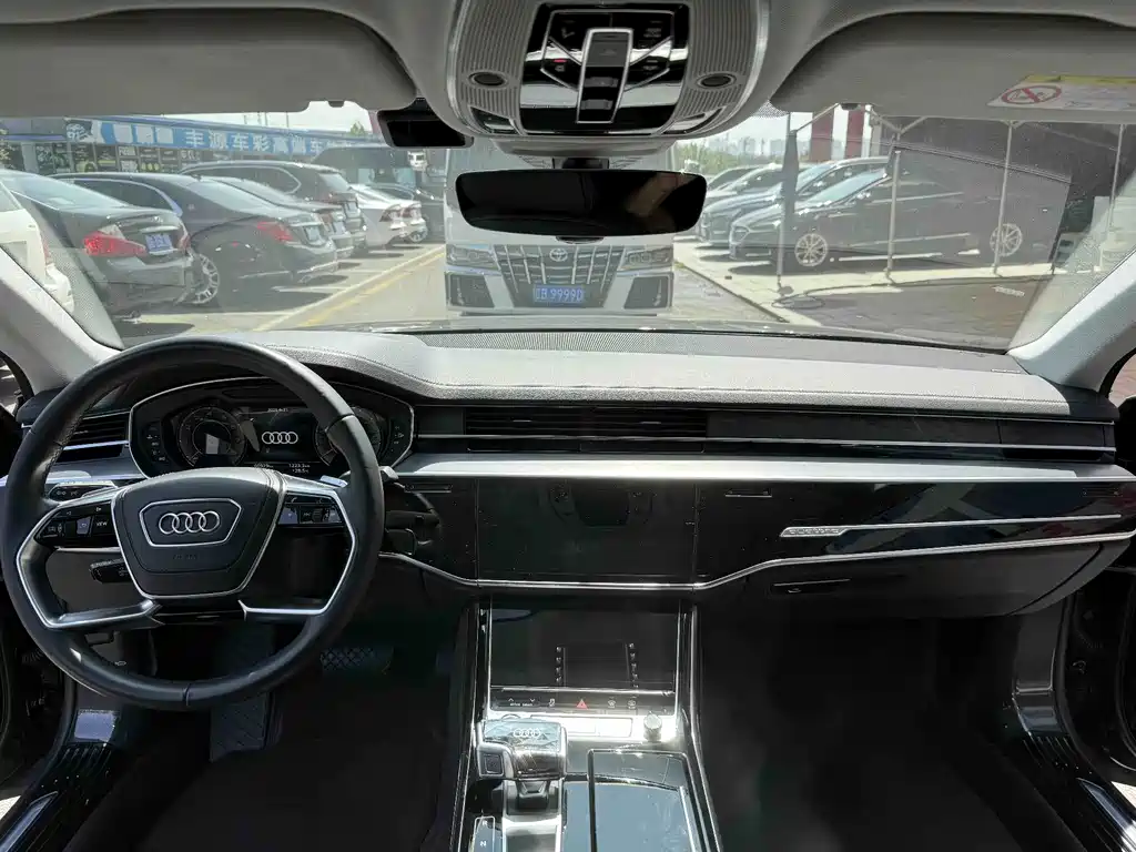 Audi A8 — фото 9