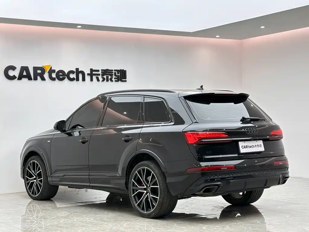Audi Q7 — фото 3