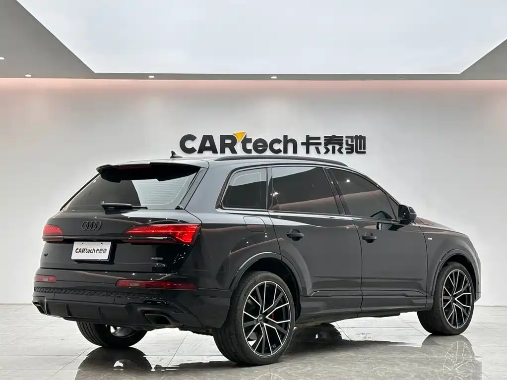 Audi Q7 — фото 5