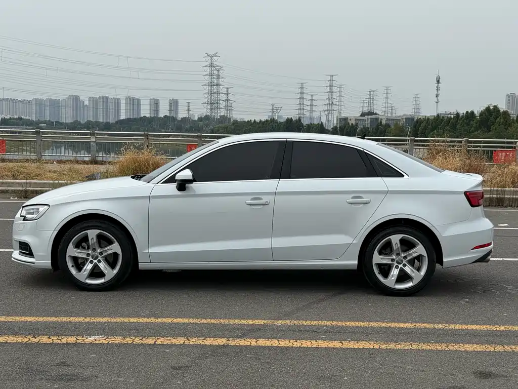 Audi A3 — фото 17