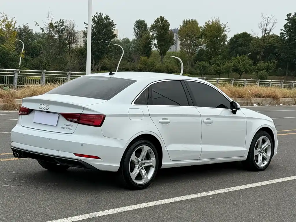Audi A3 — фото 18