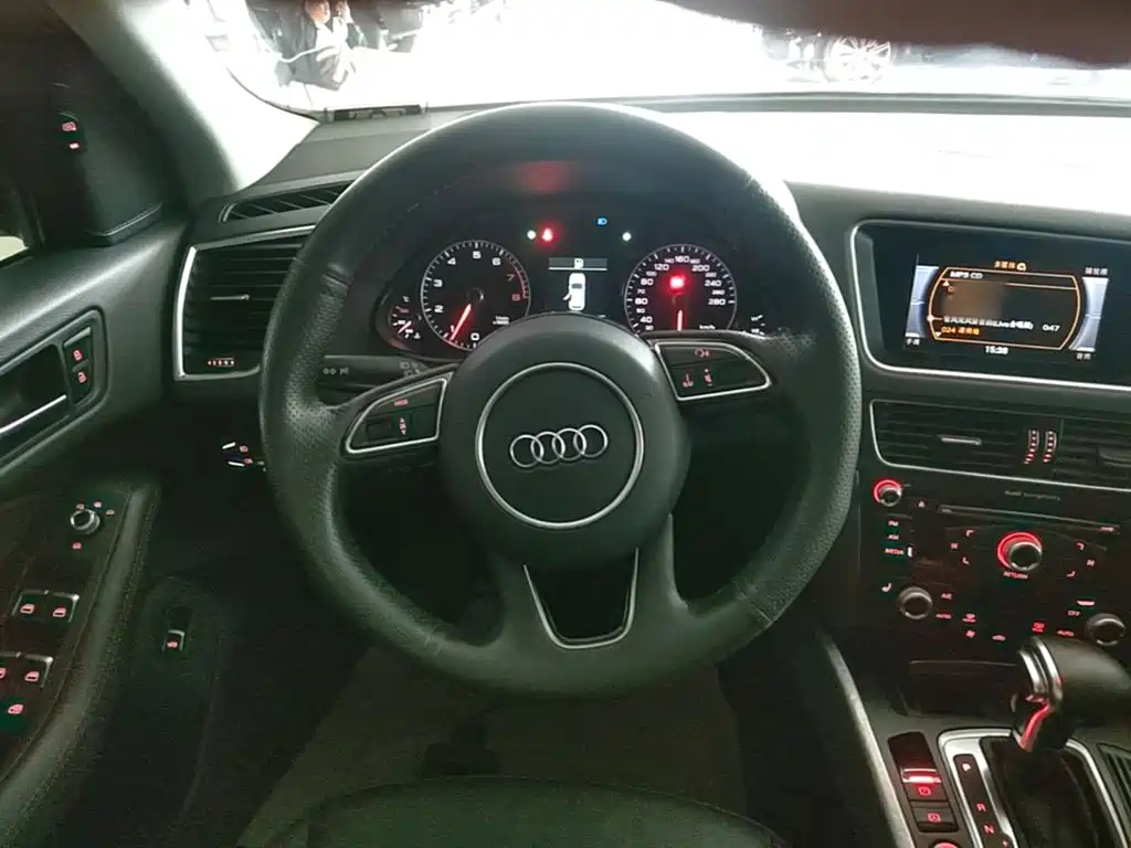 Audi Q5 — фото 11