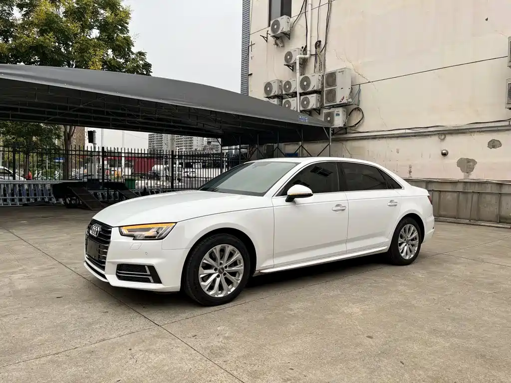 Audi A4L — фото 2