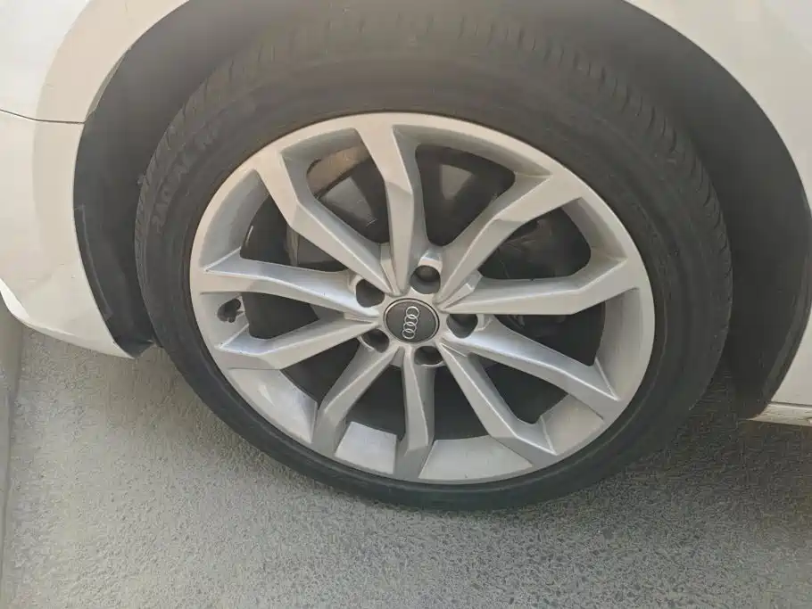 Audi A4L — фото 6
