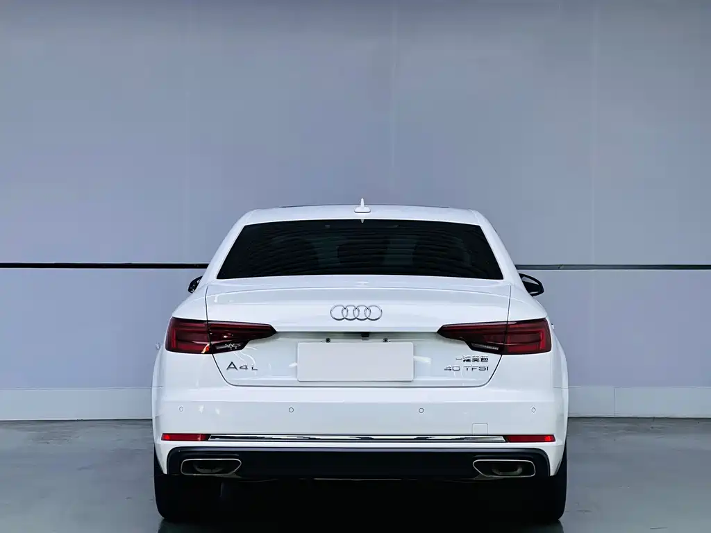 Audi A4L — фото 5