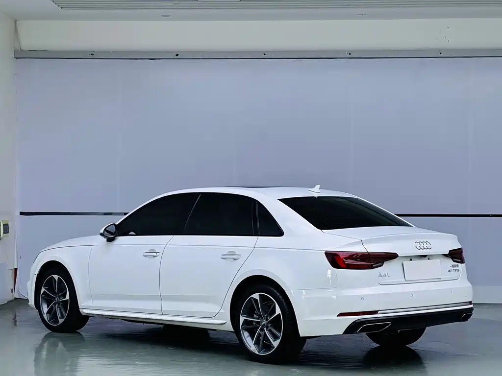 Audi A4L — фото 6