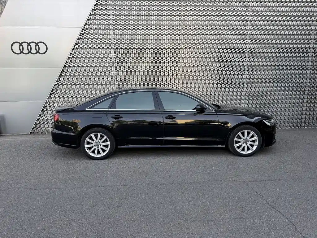 Audi A6L — фото 5