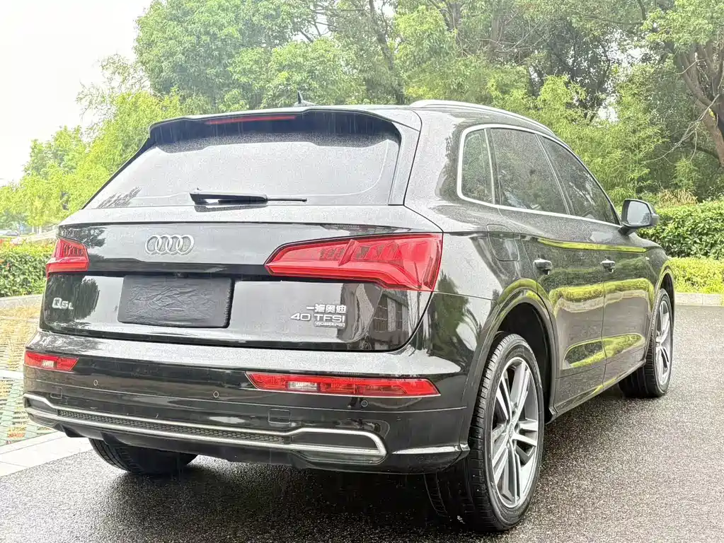 Audi Q5L — фото 4