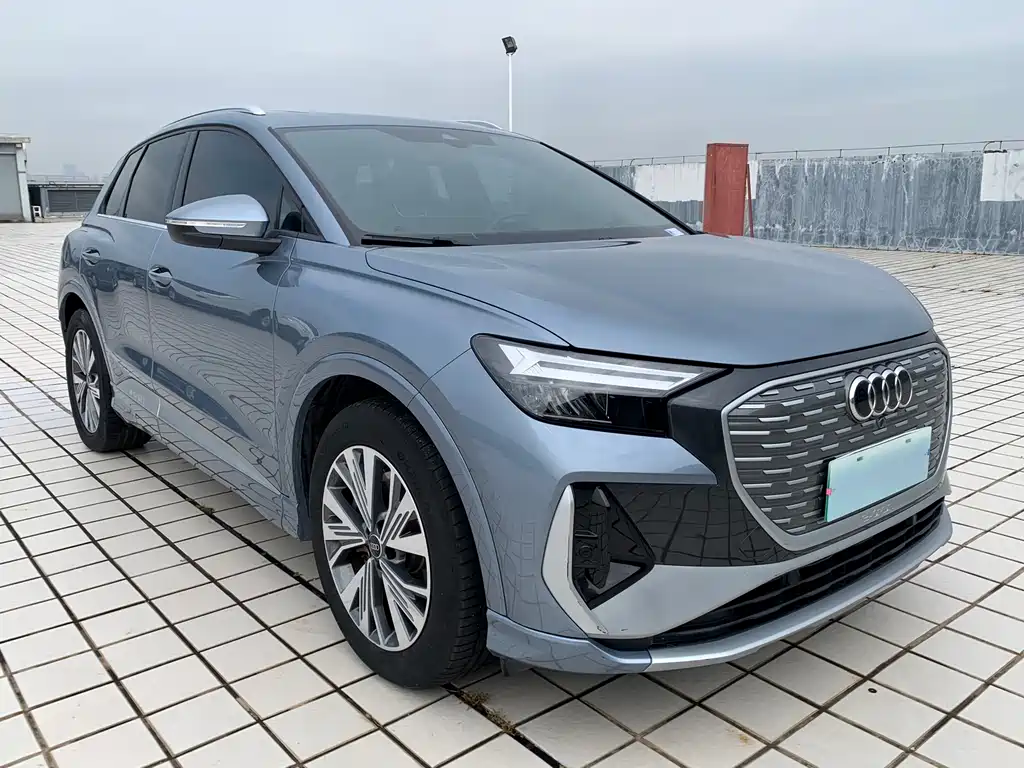 Audi Q4 e-tron — фото 3