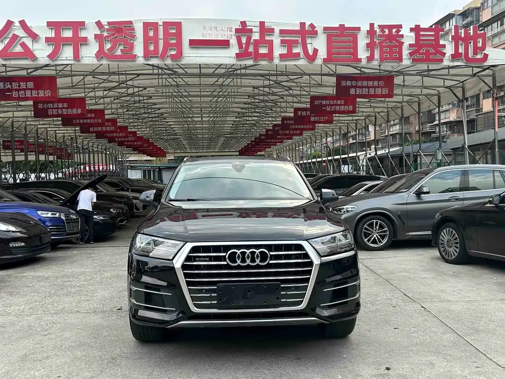 Audi Q7 — фото 2
